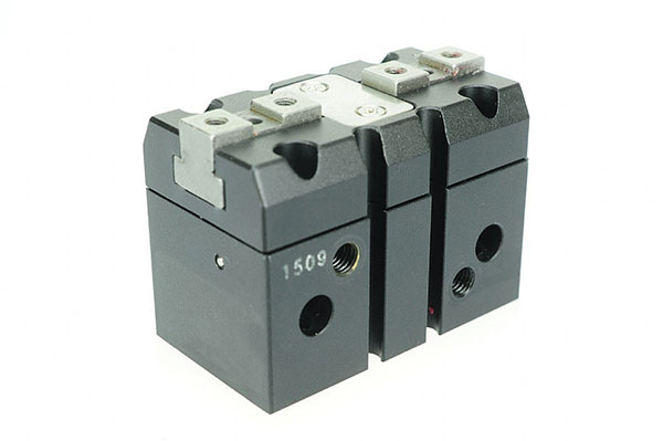 W-兩指平動機械夾爪